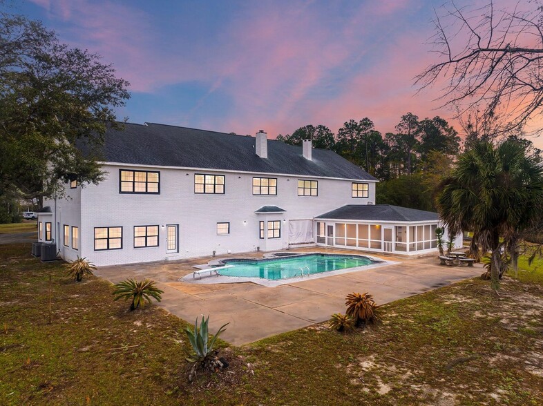 680 Mallet Bayou Rd, Freeport, FL à vendre - Photo de l’immeuble – Image 2 sur 45