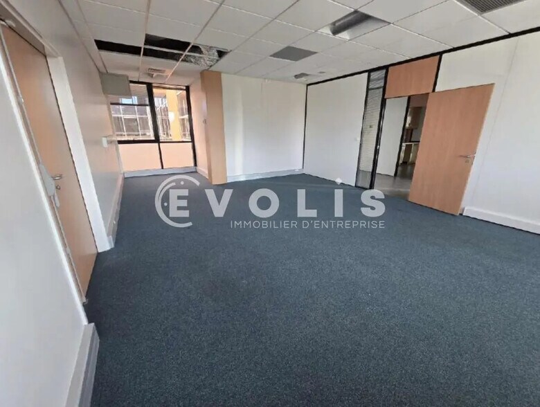 Bureau dans Villebon-sur-Yvette à louer - Photo intérieure – Image 2 sur 10