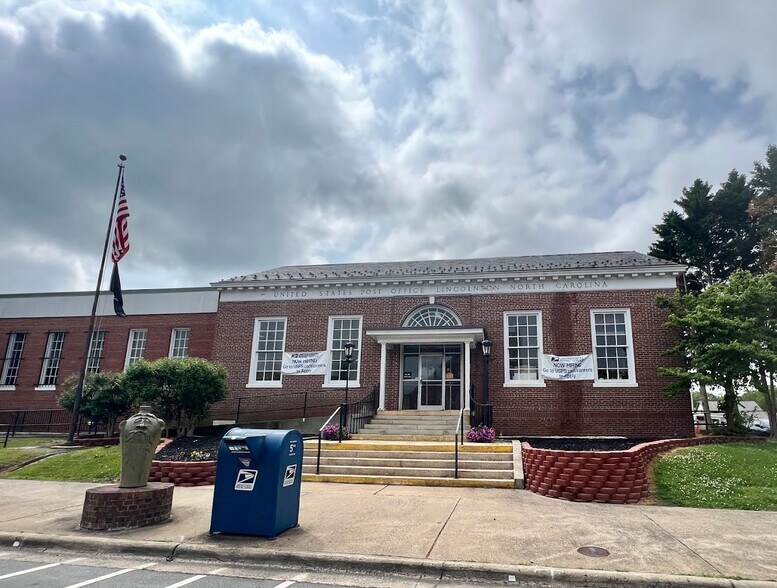 326 E Main St, Lincolnton, NC à louer - Photo principale – Image 1 sur 2