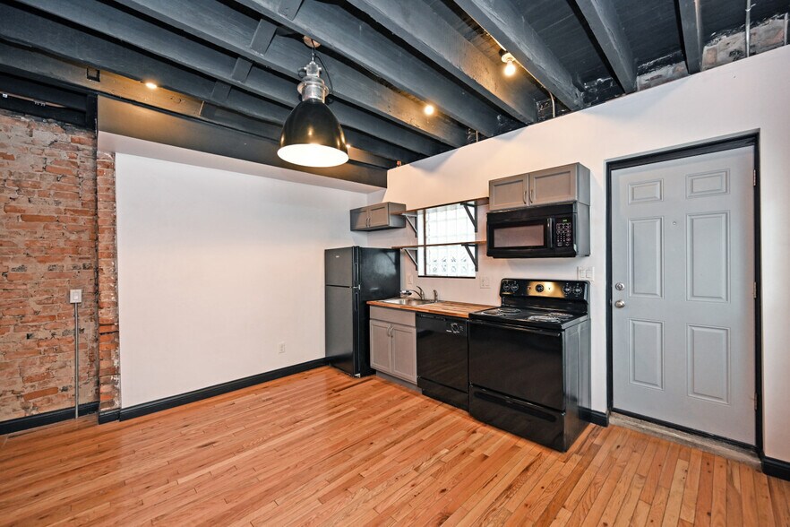 226 E Clifton Ave, Cincinnati, OH à vendre - Photo de l’immeuble – Image 3 sur 37