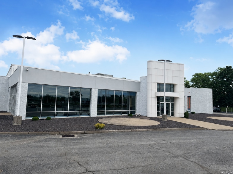 1075 W Terra Ln, O'Fallon, MO à louer - Photo de l’immeuble – Image 1 sur 3
