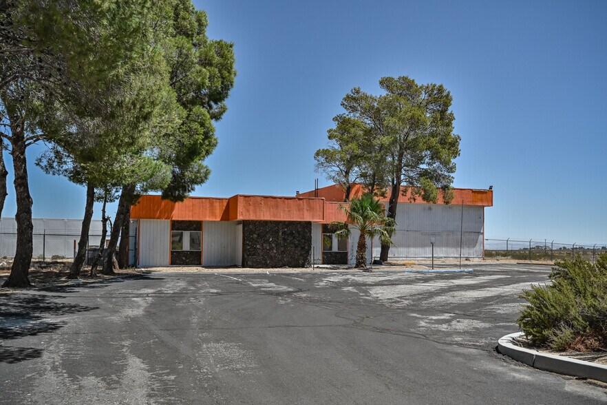1100 Monache Mountain ave, Inyokern, CA à louer - Photo de l’immeuble – Image 2 sur 10