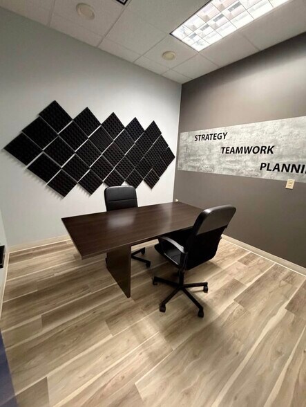 8751 Commodity Cir, Orlando, FL à louer - Photo de l’immeuble – Image 2 sur 15