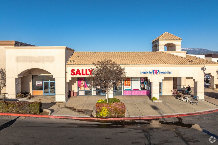 300 S Highland Springs Ave, Banning, CA à vendre - Photo de l’immeuble – Image 2 sur 5