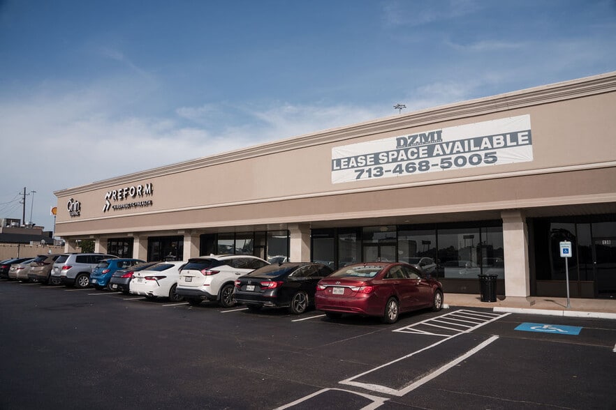 210-264 1st St W, Humble, TX à louer - Photo de l’immeuble – Image 3 sur 7