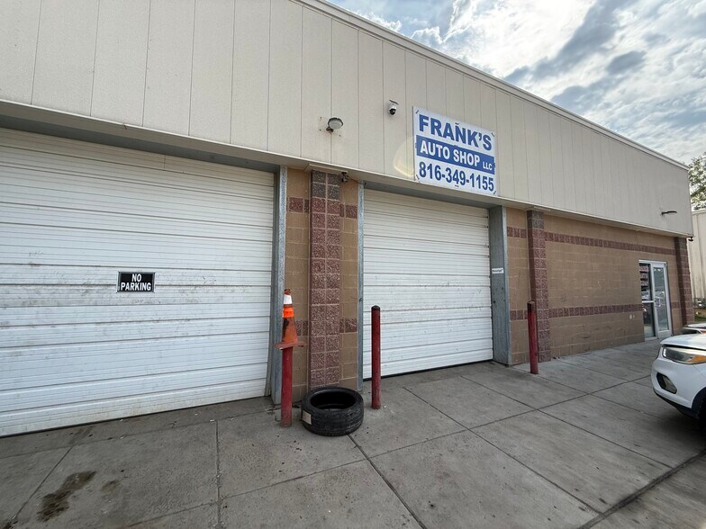 1114 Southview Dr, Liberty, MO à vendre - Photo de l’immeuble – Image 2 sur 8