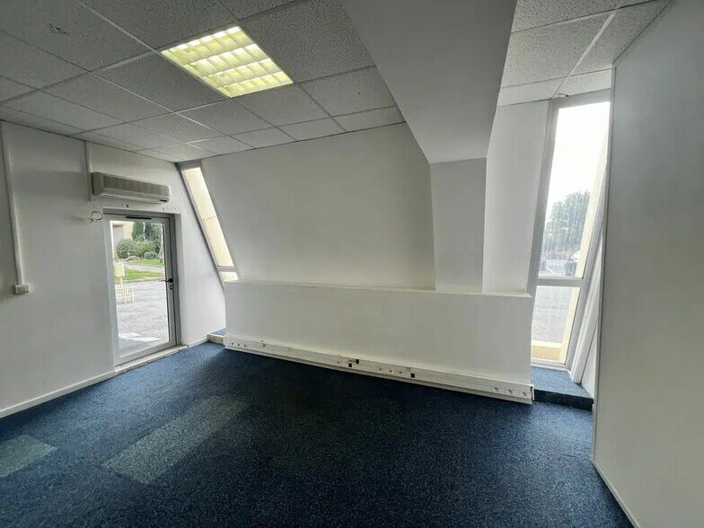 Industriel/Logistique dans Valbonne à louer - Photo intérieure – Image 3 sur 4