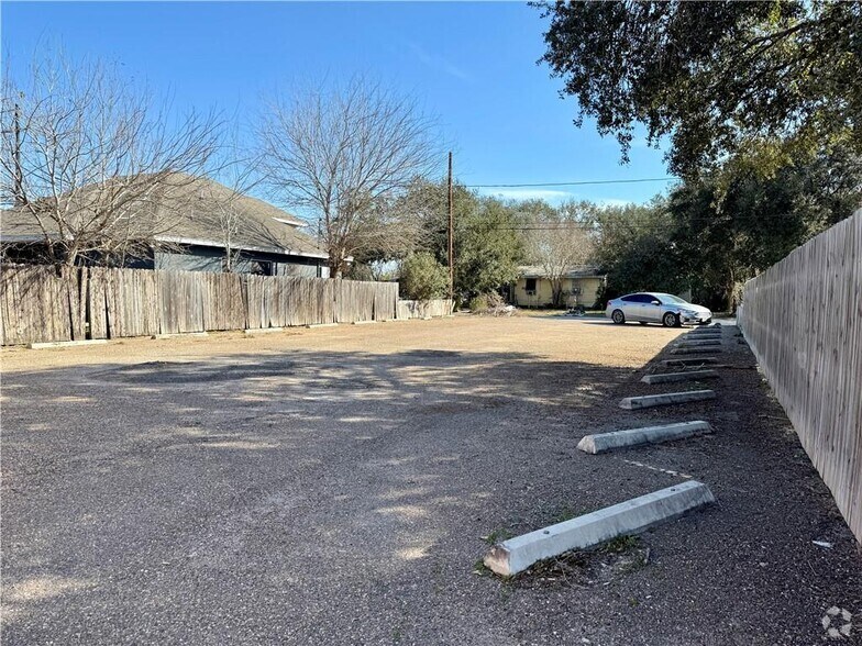 107 Cecilia St, Alice, TX à vendre - Autre – Image 3 sur 9
