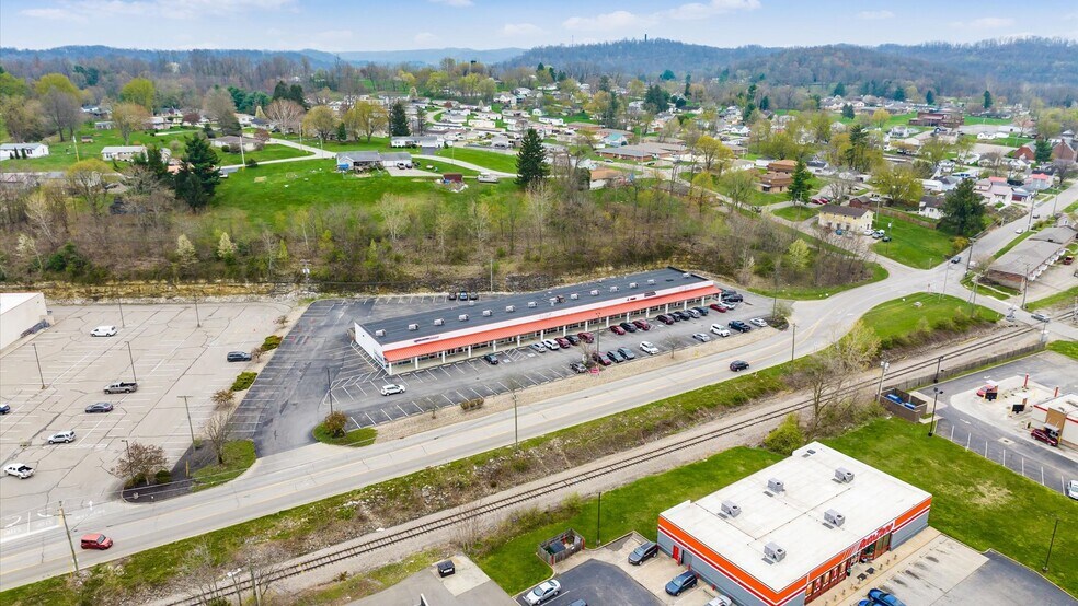 2300 June Pky, Zanesville, OH à vendre - Photo de l’immeuble – Image 2 sur 12