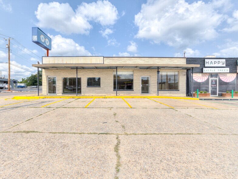 6601 N May Ave, Oklahoma City, OK à louer - Photo de l’immeuble – Image 2 sur 3