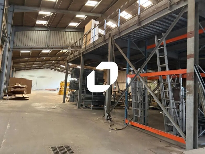 Local d’activités dans Orchies à louer - Photo de l’immeuble – Image 2 sur 13