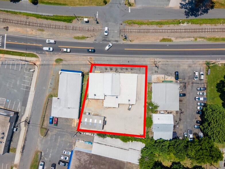 2504-2510 W Sugar Creek Rd, Charlotte, NC à vendre - Photo de l’immeuble – Image 3 sur 7