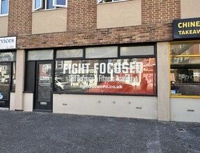 401 Lymington Rd, Christchurch à louer Photo de l’immeuble– Image 1 sur 5