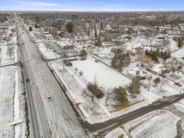 26026 Southfield Rd, Lathrup Village, MI à vendre - Photo de l’immeuble – Image 3 sur 14