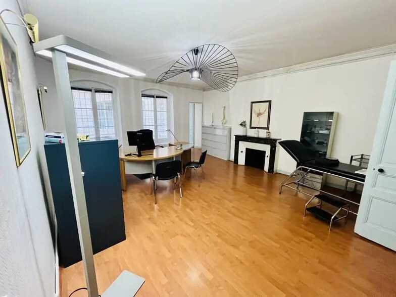 Bureau dans Bordeaux à vendre - Photo de l’immeuble – Image 2 sur 6