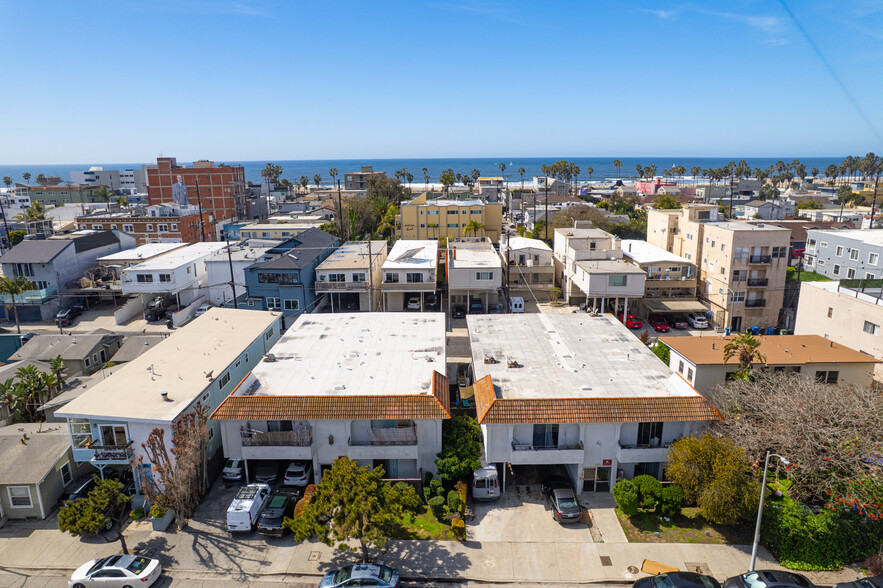 1921 Canal St, Venice, CA à vendre - Photo de l’immeuble – Image 3 sur 12