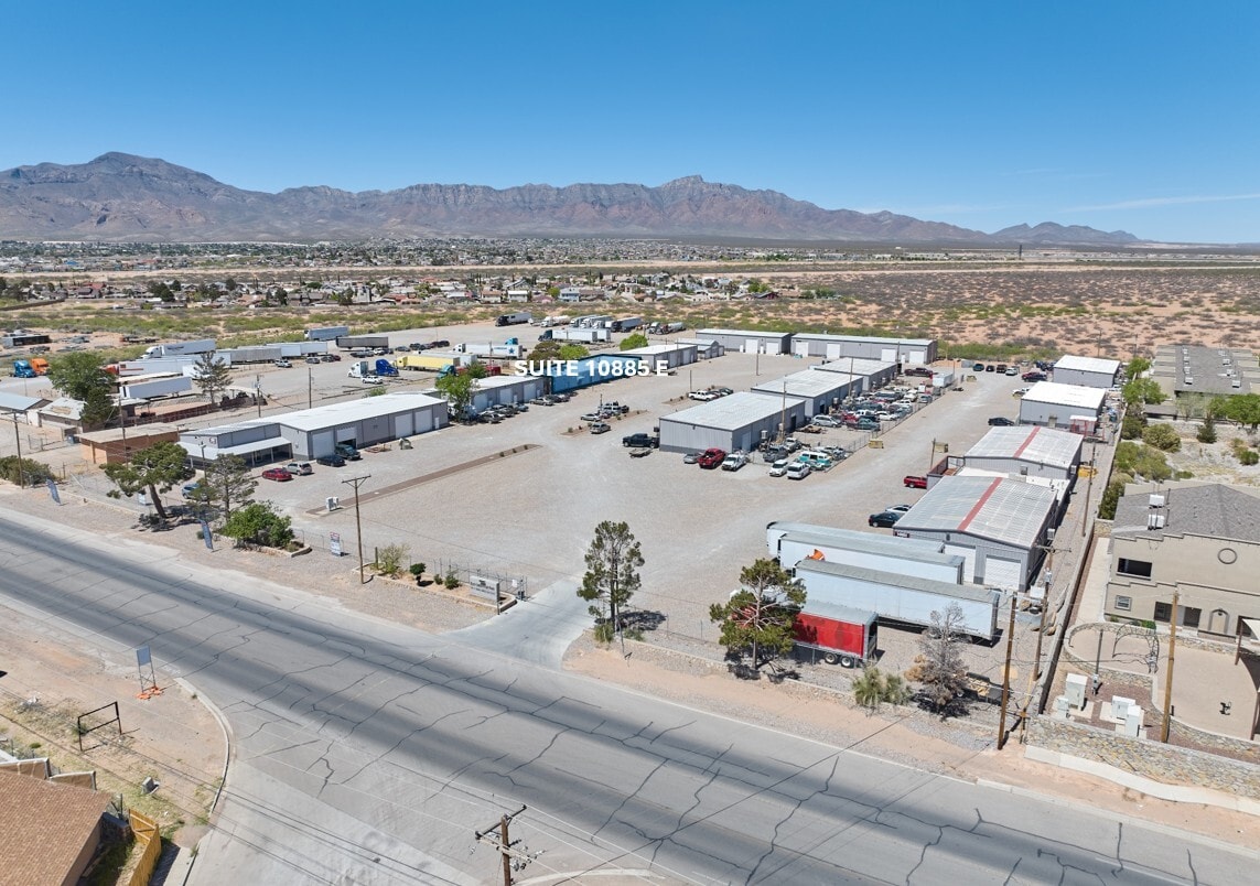 10893 Dyer St, El Paso, TX à louer Photo intérieure– Image 1 sur 11