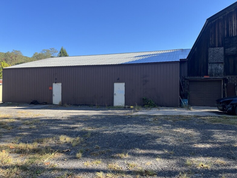 575 Shoemaker Ave, West Wyoming, PA à vendre - Photo de l’immeuble – Image 2 sur 2