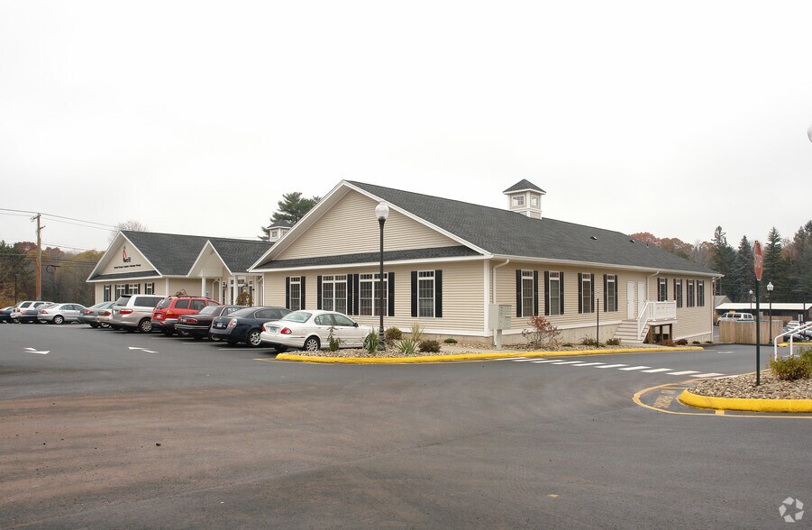 1131 West St, Southington, CT à louer - Photo de l’immeuble – Image 2 sur 4
