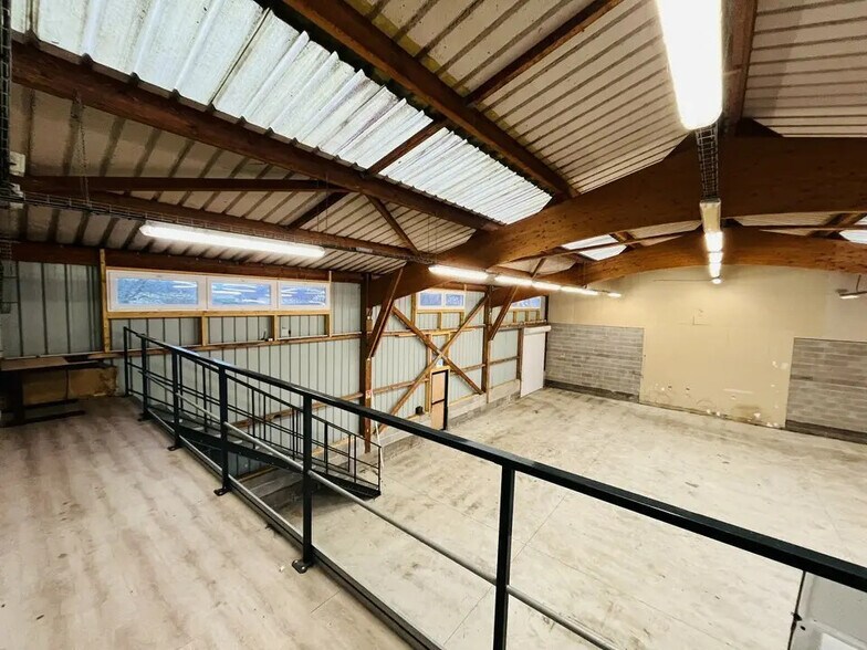 Local d'activités dans Montivilliers à vendre - Photo intérieure – Image 2 sur 6