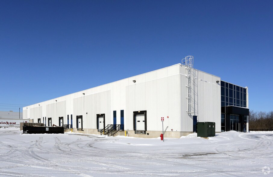 565 Boxwood Dr, Cambridge, ON à louer - Photo de l’immeuble – Image 3 sur 6