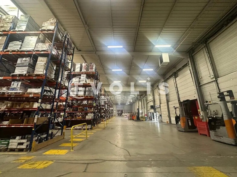 119 Route D'Heyrieux, Saint-Priest à louer - Photo de l’immeuble – Image 2 sur 13