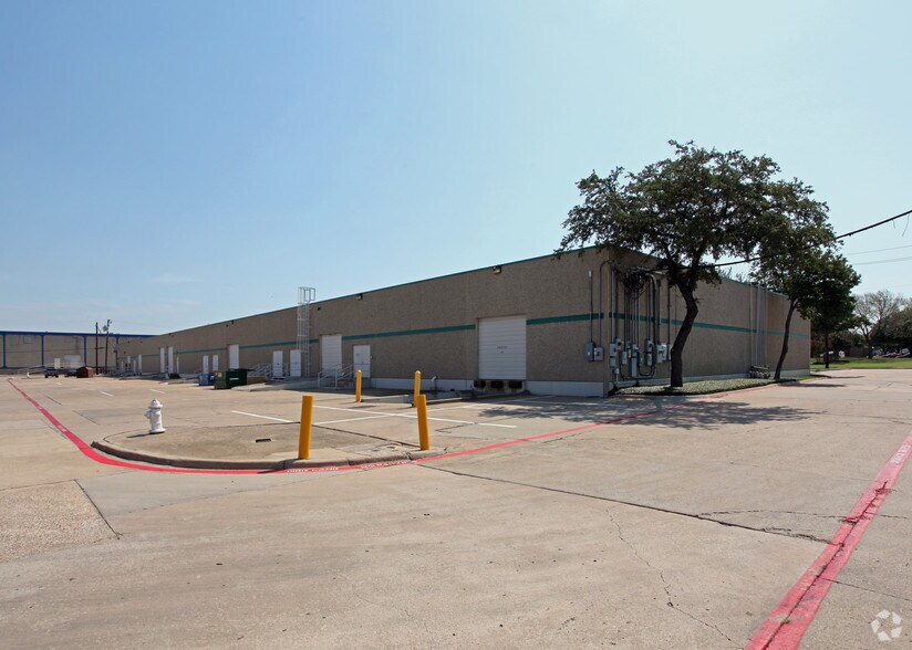 12901-12919 Valley Branch Ln, Farmers Branch, TX à louer - Photo de l’immeuble – Image 3 sur 3