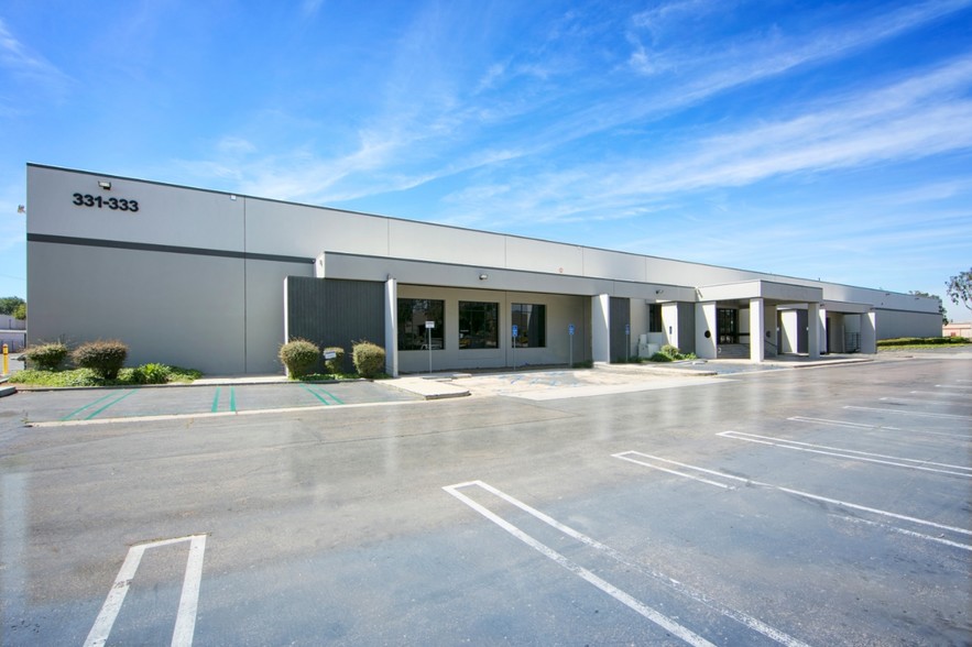 331-333 Cliffwood Park St, Brea, CA à louer - Photo de l’immeuble – Image 1 sur 13