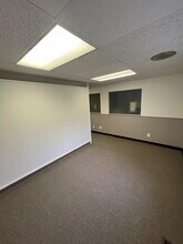 813 E Michigan Ave, Ypsilanti, MI à louer Photo intérieure– Image 2 sur 2