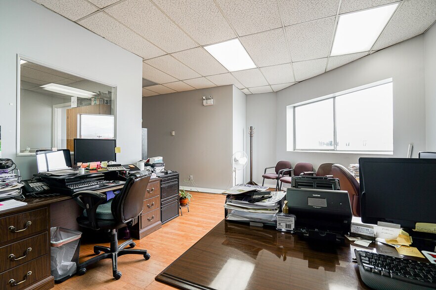 19323 94th Ave, Surrey, BC à vendre - Photo de l’immeuble – Image 3 sur 10