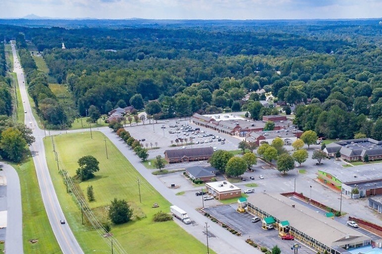 626-658 Center Dr, Lincolnton, NC à louer - Photo de l’immeuble – Image 2 sur 3