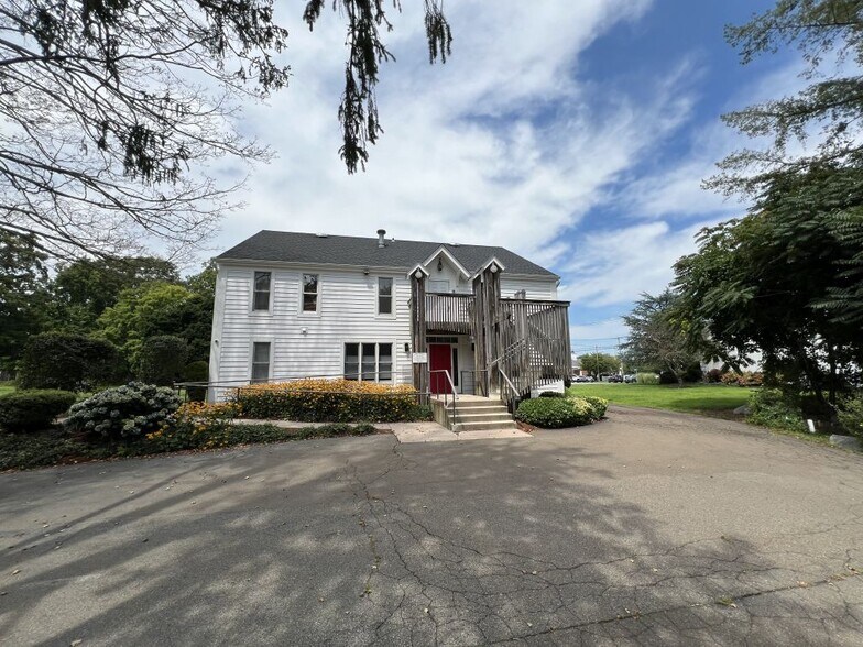 588 Boston Post Rd, Madison, CT à louer - Photo de l’immeuble – Image 3 sur 9
