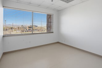 5323 S Woodrow St, Salt Lake City, UT à louer Photo intérieure– Image 1 sur 13