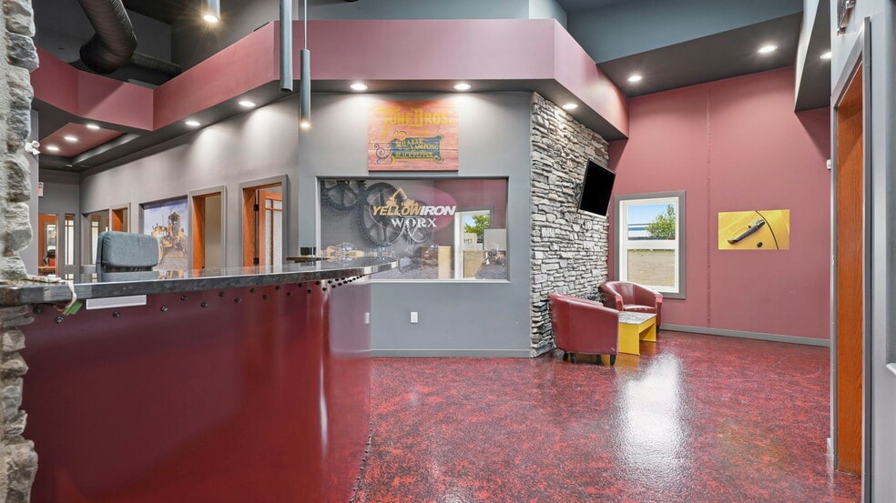 490 South Ave, Spruce Grove, AB à vendre - Hall d’entrée – Image 1 sur 29