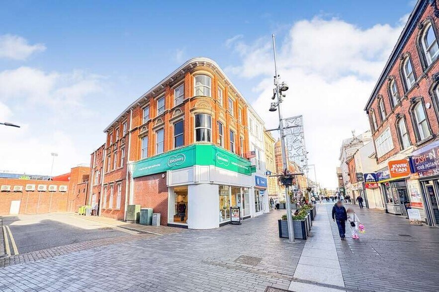 33 Victoria St W, Grimsby à vendre - Photo de l’immeuble – Image 2 sur 6