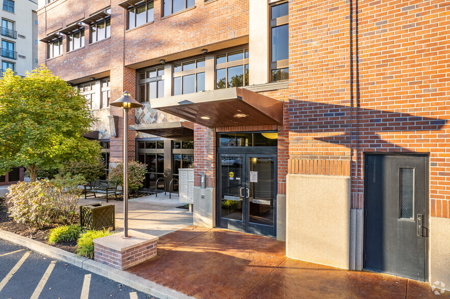 360 E 10th Ave, Eugene, OR à louer - Photo de l’immeuble – Image 3 sur 9