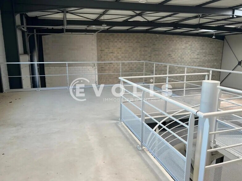 50 Rue Jean Zay, Saint-Priest à louer - Photo de l’immeuble – Image 2 sur 12