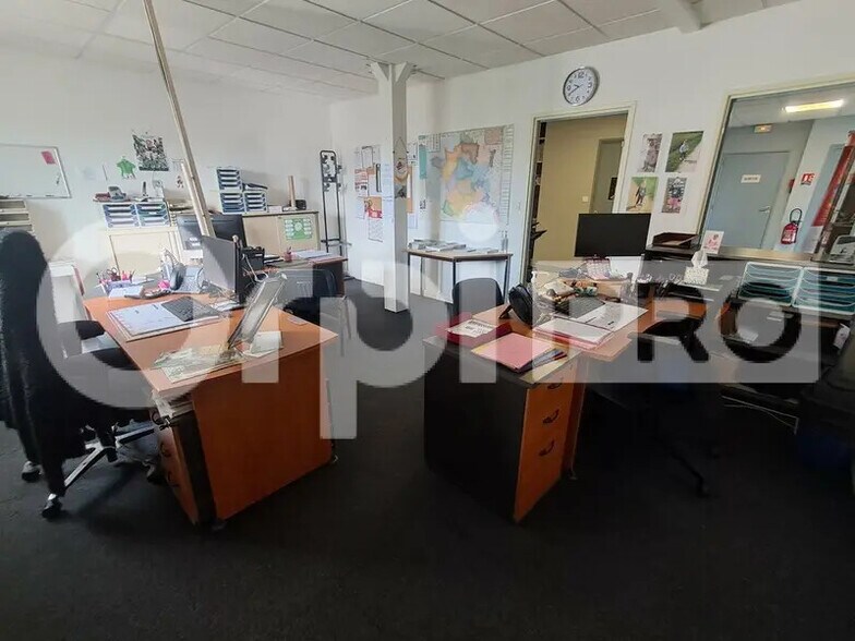 Bureau dans Montluçon à louer - Photo intérieure – Image 2 sur 11