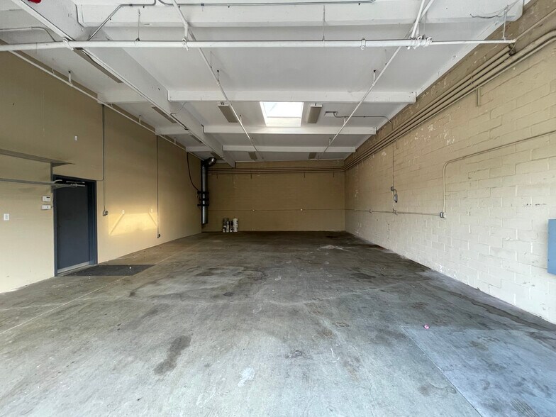 13806 S Inglewood Ave, Hawthorne, CA à vendre - Photo de l’immeuble – Image 3 sur 13