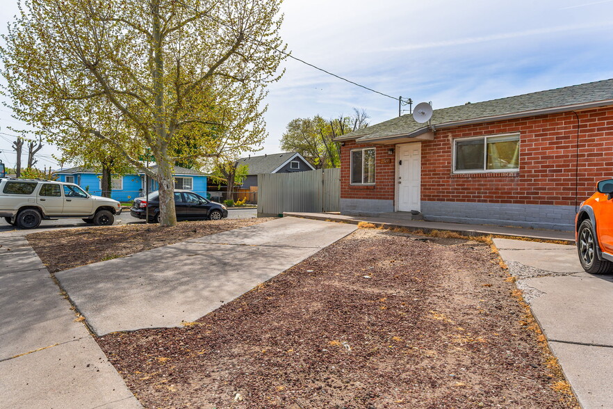 2549 E St, Sparks, NV à vendre - Photo de l’immeuble – Image 2 sur 13