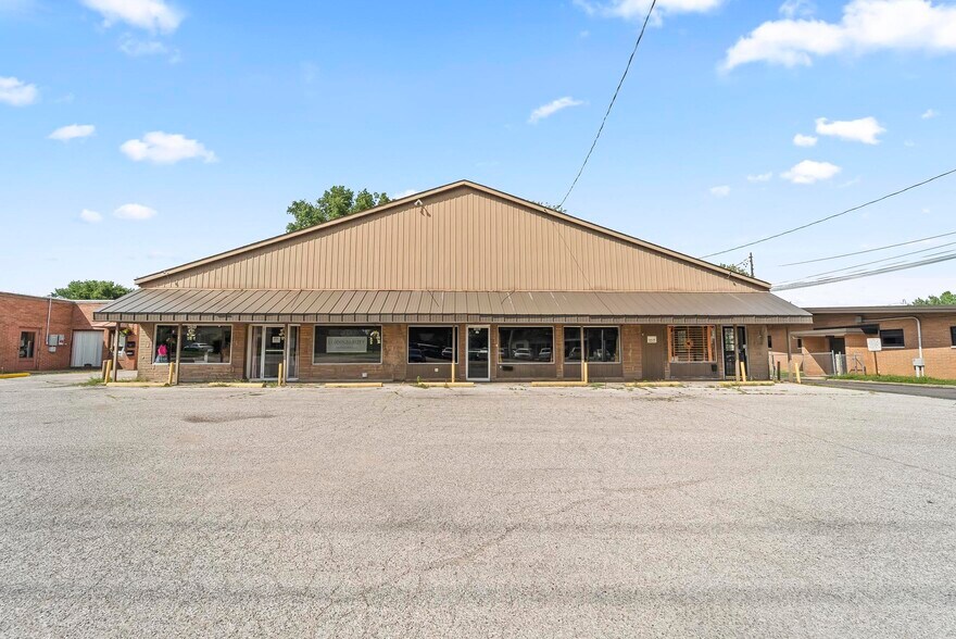 909-911 Milton Rd, Alton, IL à vendre - Photo de l’immeuble – Image 1 sur 60