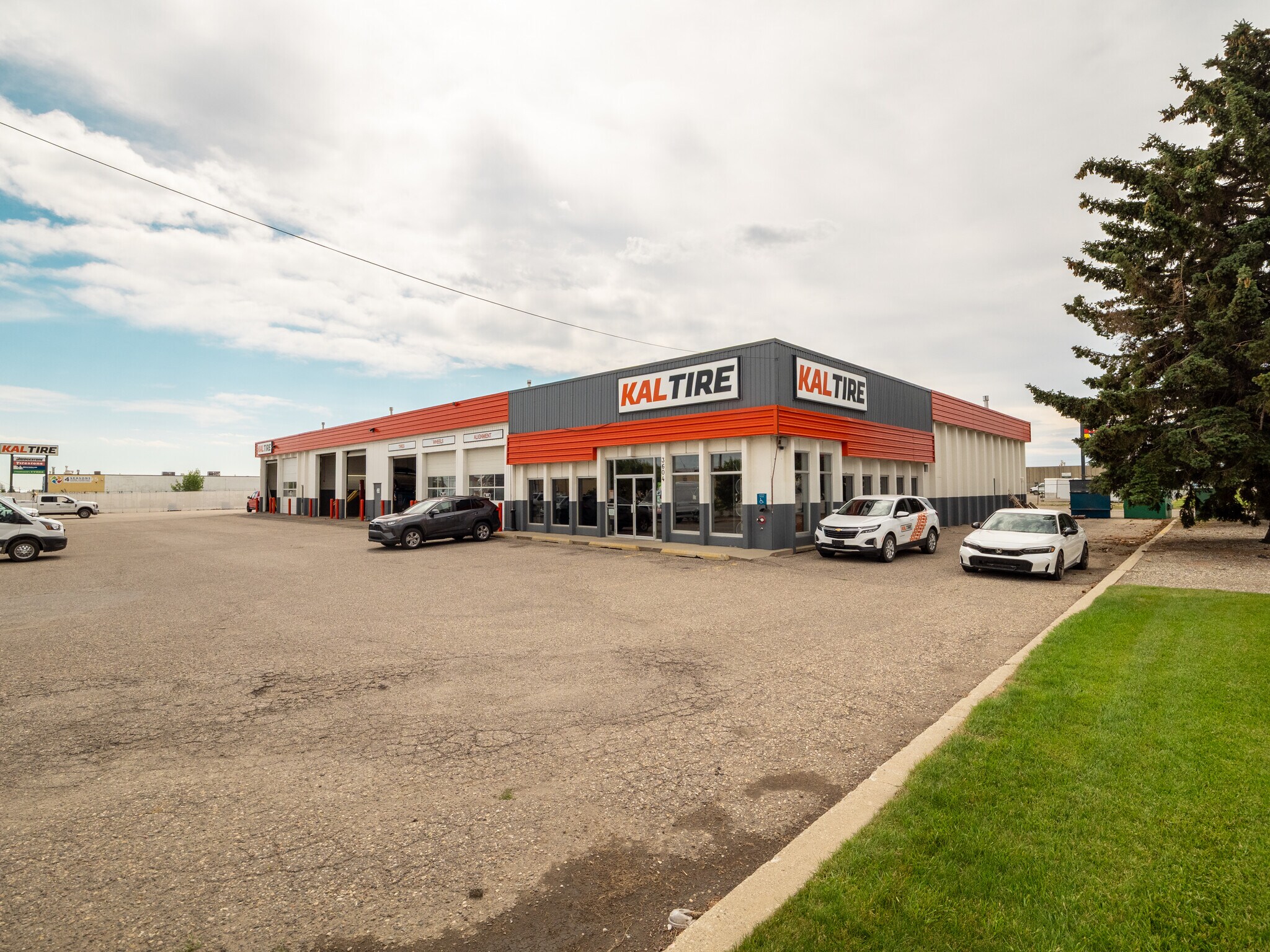 Kal Tire Property Portfolio | Tranche 3 portefeuille de 1 biens à vendre sur LoopNet.fr Photo principale– Image 1 sur 9