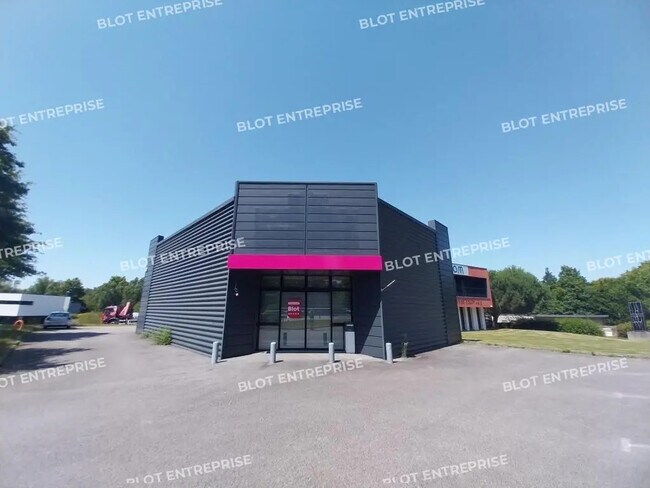 Plus de détails pour 4 Bis Talvern, Malguénac - Local commercial à louer