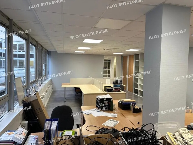 Bureau dans Rennes à louer - Photo de l’immeuble – Image 2 sur 3