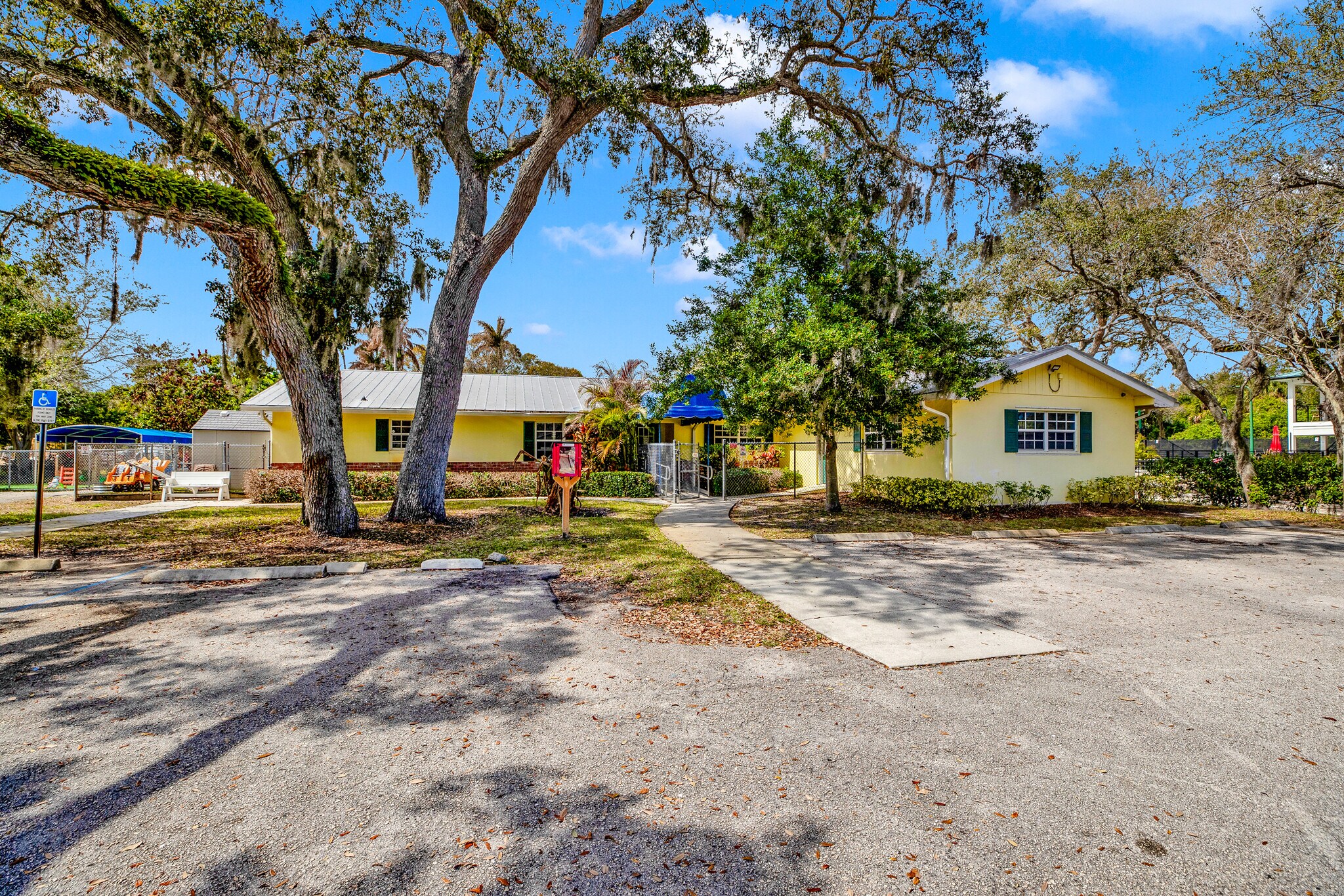 1285 6th Ave, Vero Beach, FL à vendre Photo principale– Image 1 sur 29