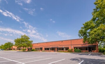 2505 Lord Baltimore Dr, Windsor Mill, MD à louer Photo de l’immeuble– Image 2 sur 2