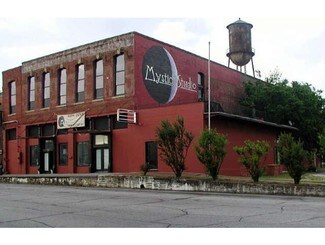 Plus de détails pour 110 S Houston Ave, Denison, TX - Industriel/Logistique à vendre