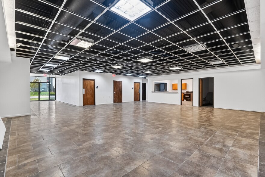 9809 Rowlett Rd, Houston, TX à louer - Photo intérieure – Image 2 sur 23