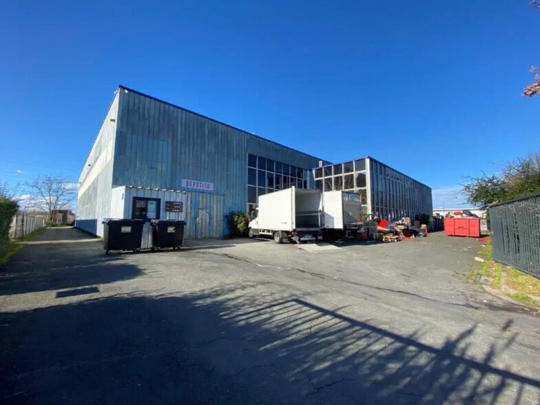 Industriel/Logistique dans Bordeaux à vendre - Photo de l’immeuble – Image 2 sur 16