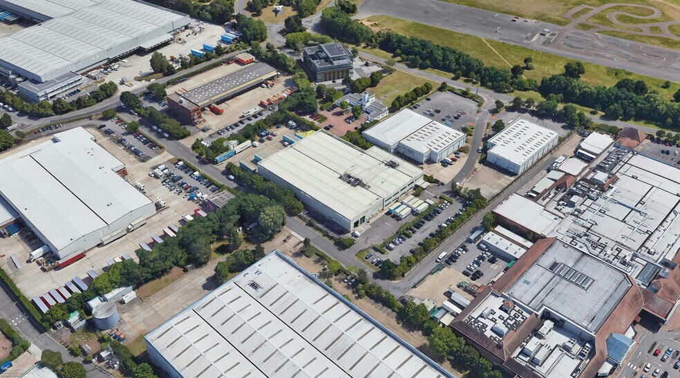 Vickers Dr S, Weybridge à louer - Photo de l’immeuble – Image 2 sur 10